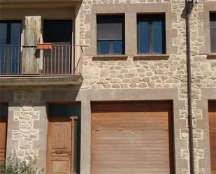 Vista exterior de Casa adosada en venda en La Baronia de Rialb amb Aire condicionat i Balcó