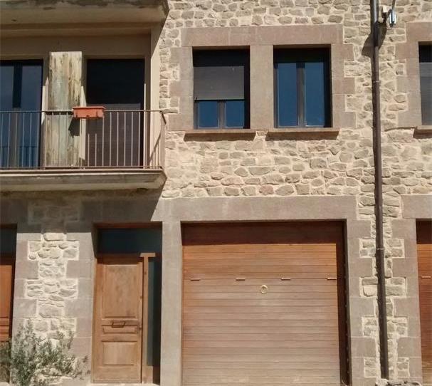 Casa adosada en venta en Carretera de la Serra, 5, La Baronia de Rialb, Lleida - imagen 1 Foto 1 de Casa adosada en venta en Carretera de la Serra, 5, La Baronia de Rialb, Lleida