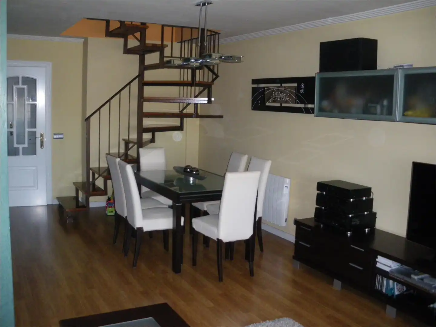 Dúplex en venta en Calle Camino Alto a Los Villares, 60, Villamayor Comedor de Dúplex en venta en Villamayor con Terraza y Piscina