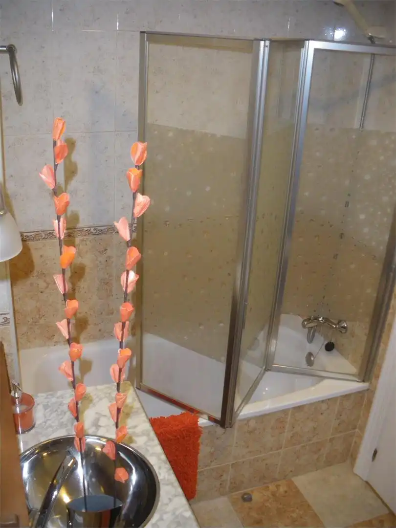 Dúplex en venta en Calle Camino Alto a Los Villares, 60, Villamayor Baño de Dúplex en venta en Villamayor con Terraza y Piscina