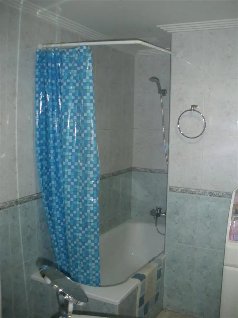 Dúplex en venta en Calle Camino Alto a Los Villares, 60, Villamayor Baño de Dúplex en venta en Villamayor con Terraza y Piscina