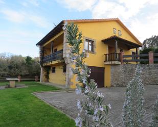 Außenansicht von Haus oder Chalet miete in Comillas (Cantabria) mit Heizung, Privatgarten und Parkett