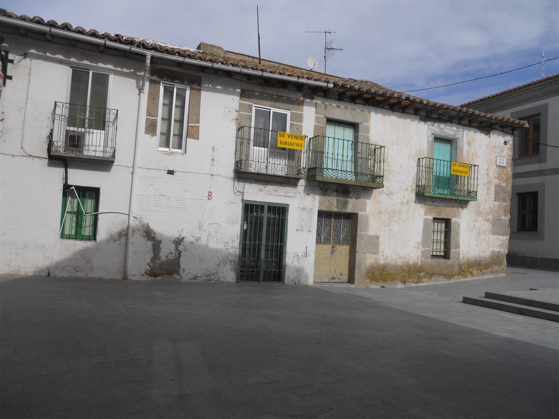 Vista exterior de Casa adosada en venda en Navalperal de Pinares