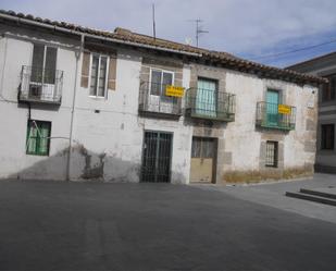 Exterior view of Single-family semi-detached for sale in Navalperal de Pinares