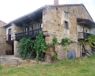 Vista exterior de Finca rústica en venda en Los Corrales de Buelna  amb Terrassa i Balcó