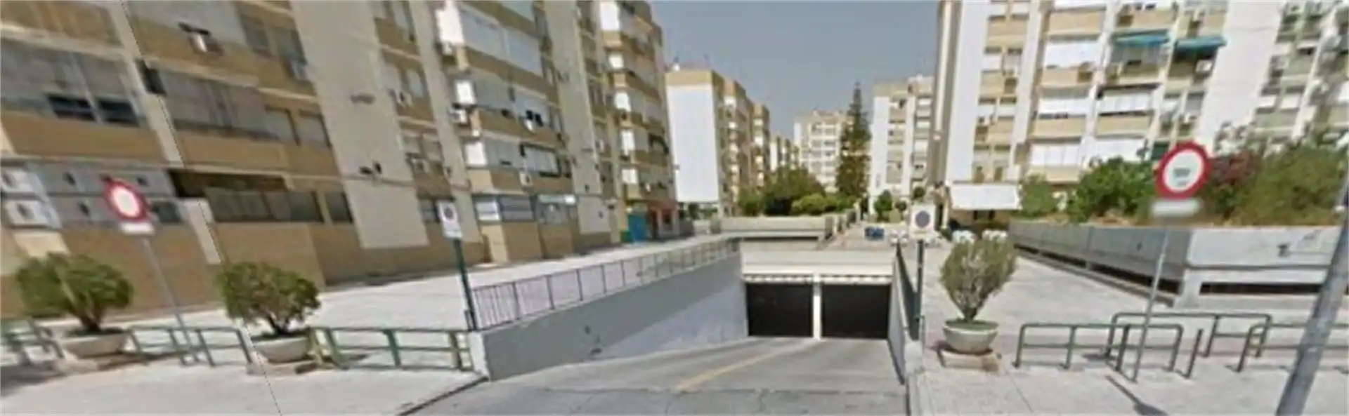 Garage for sale in Calle Cazalla de la Sierra, Villegas Exterior view of Garage for sale in Sevilla