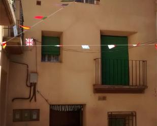 Vista exterior de Casa adosada en venda en Moros amb Balcó