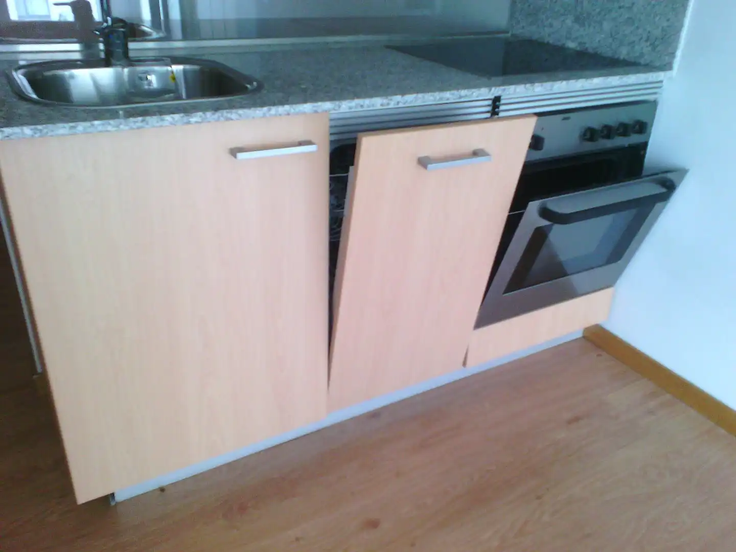 Flat for sale in Someso - Matogrande Kitchen of Flat for sale in A Coruña Capital with Heating, Terrace and Swimming Pool