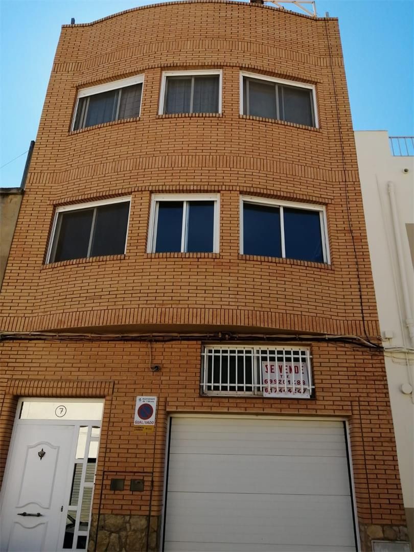 Exterior view of Single-family semi-detached for sale in L'Alcora  with Terrace