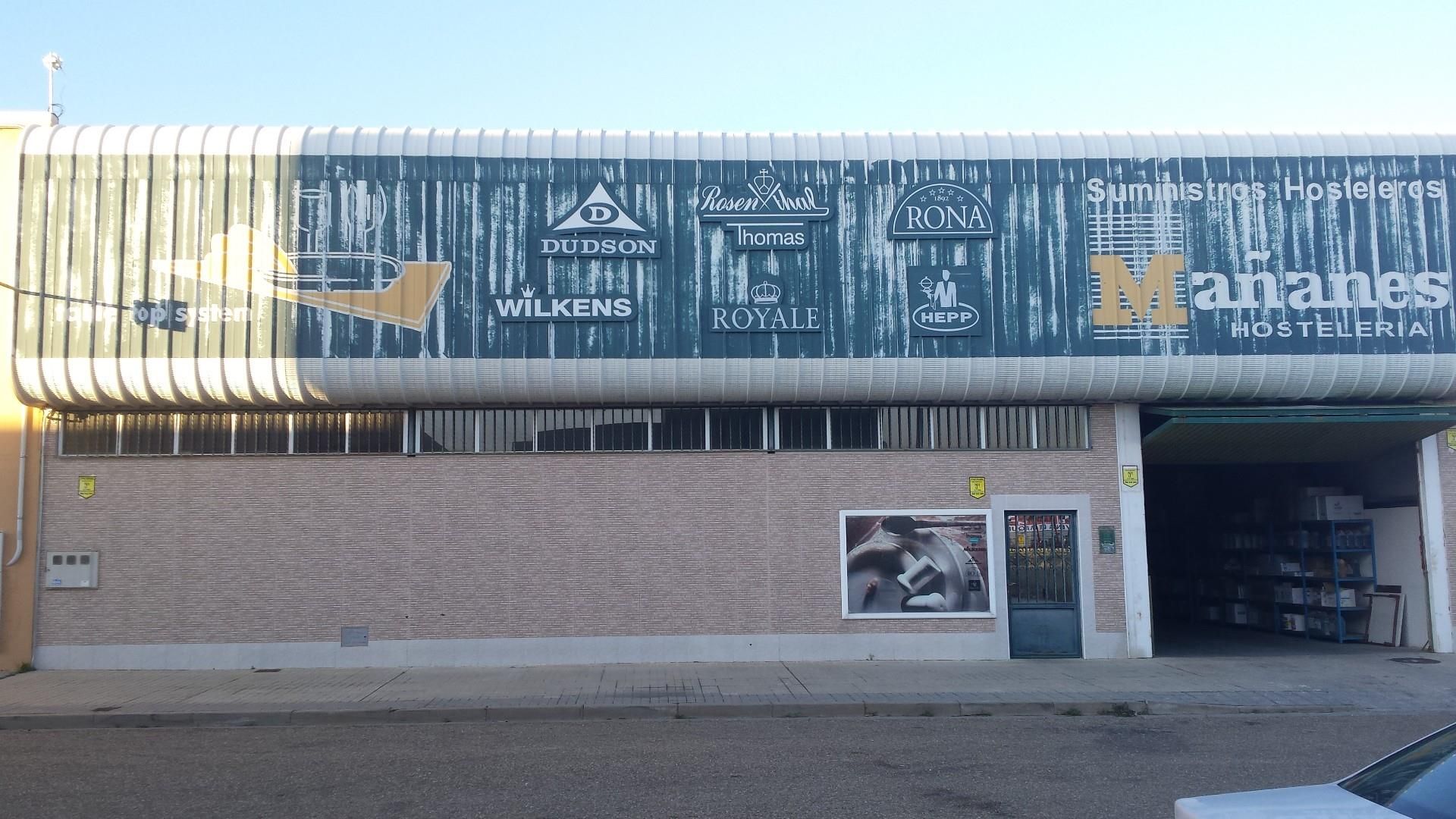Vista exterior de Nau industrial en venda en Benavente amb Calefacció