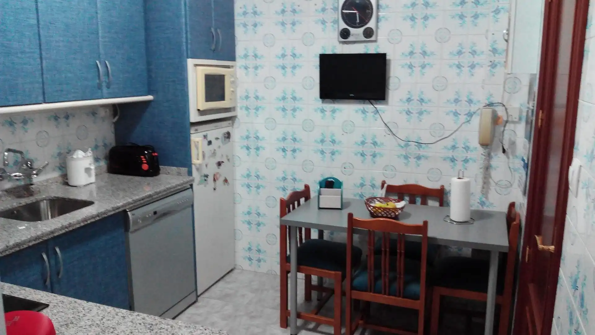 Flat for sale in Plaza Independencia, 2, Villanueva Mesía Kitchen of Flat for sale in Villanueva Mesía with Air Conditioner, Furnished and Oven