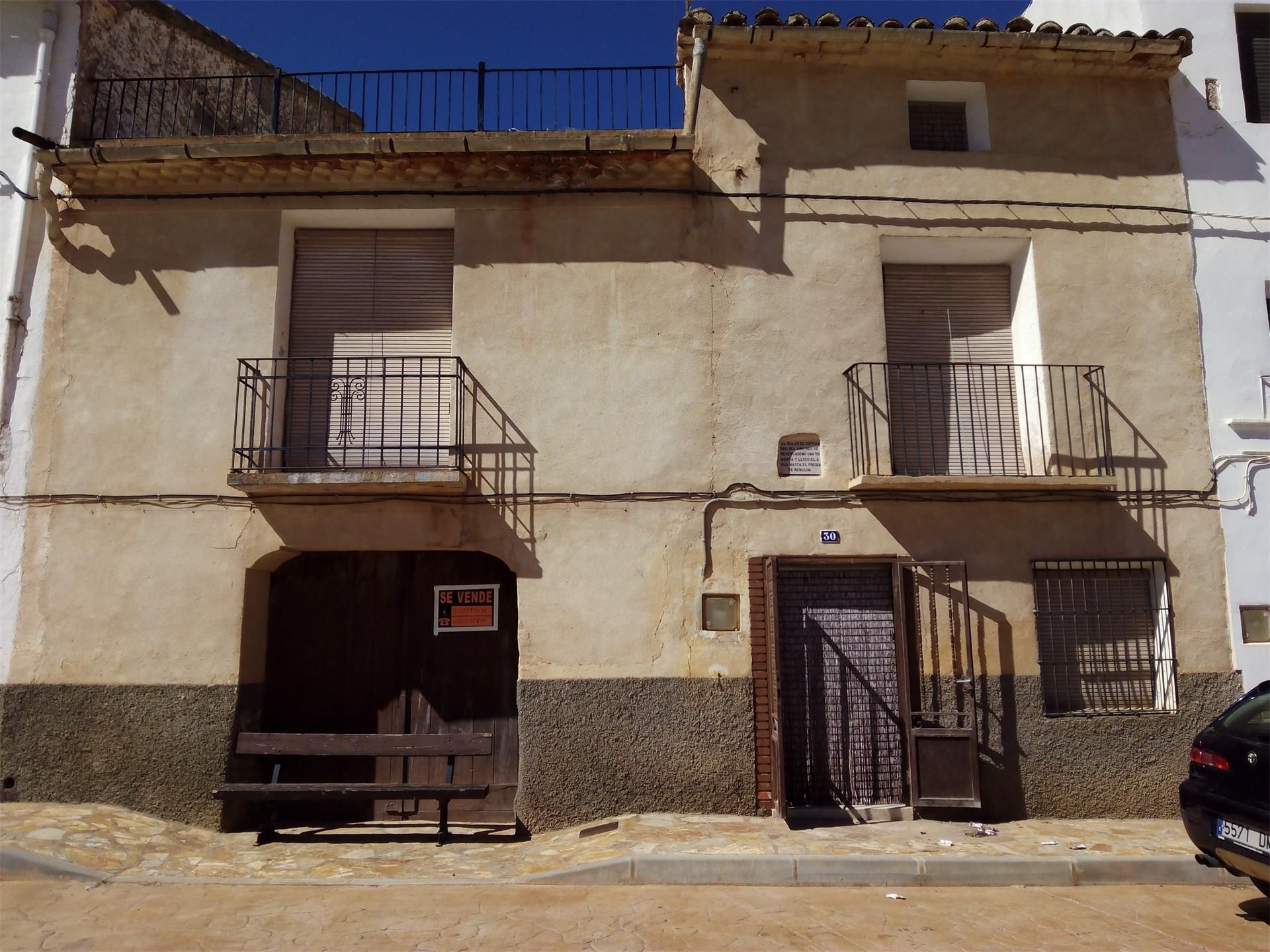 Vista exterior de Finca rústica en venda en Aguilón amb Terrassa i Balcó