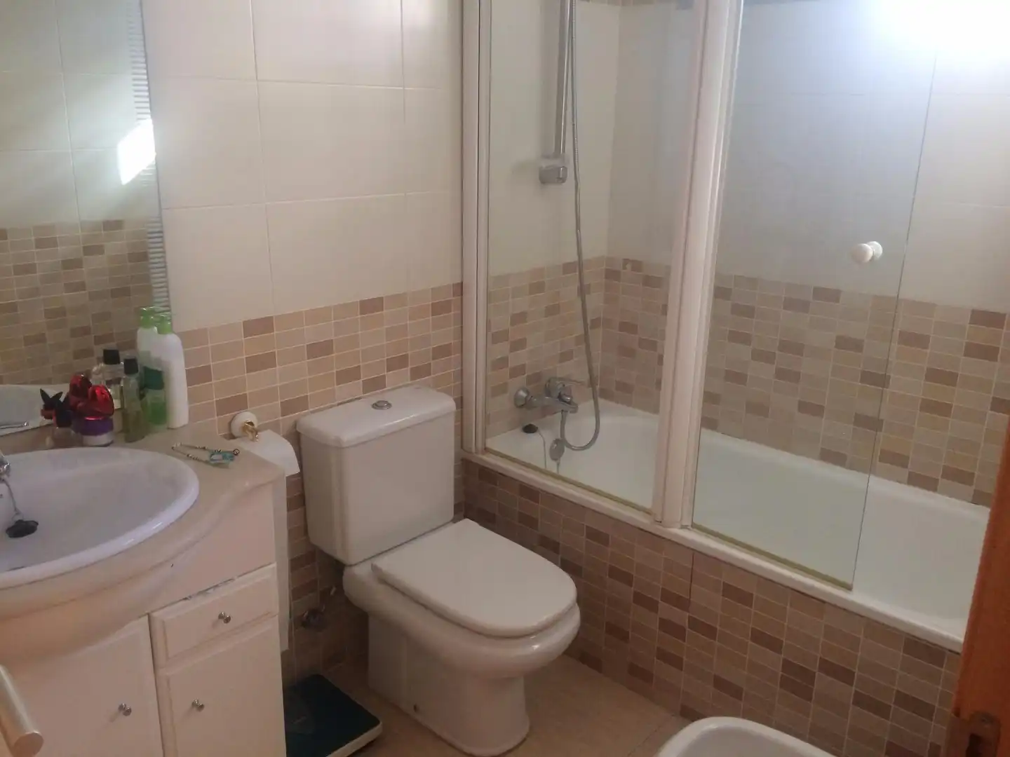 Flat for rent in Calle del Maestrat, 9, Playa de Gandia Bathroom of Flat for rent in Gandia with Private garden, Terrace and Swimming Pool