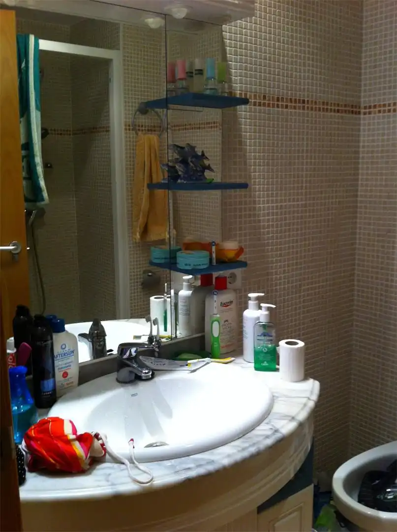 Flat for rent in Calle del Maestrat, 9, Playa de Gandia Bathroom of Flat for rent in Gandia with Private garden, Terrace and Swimming Pool