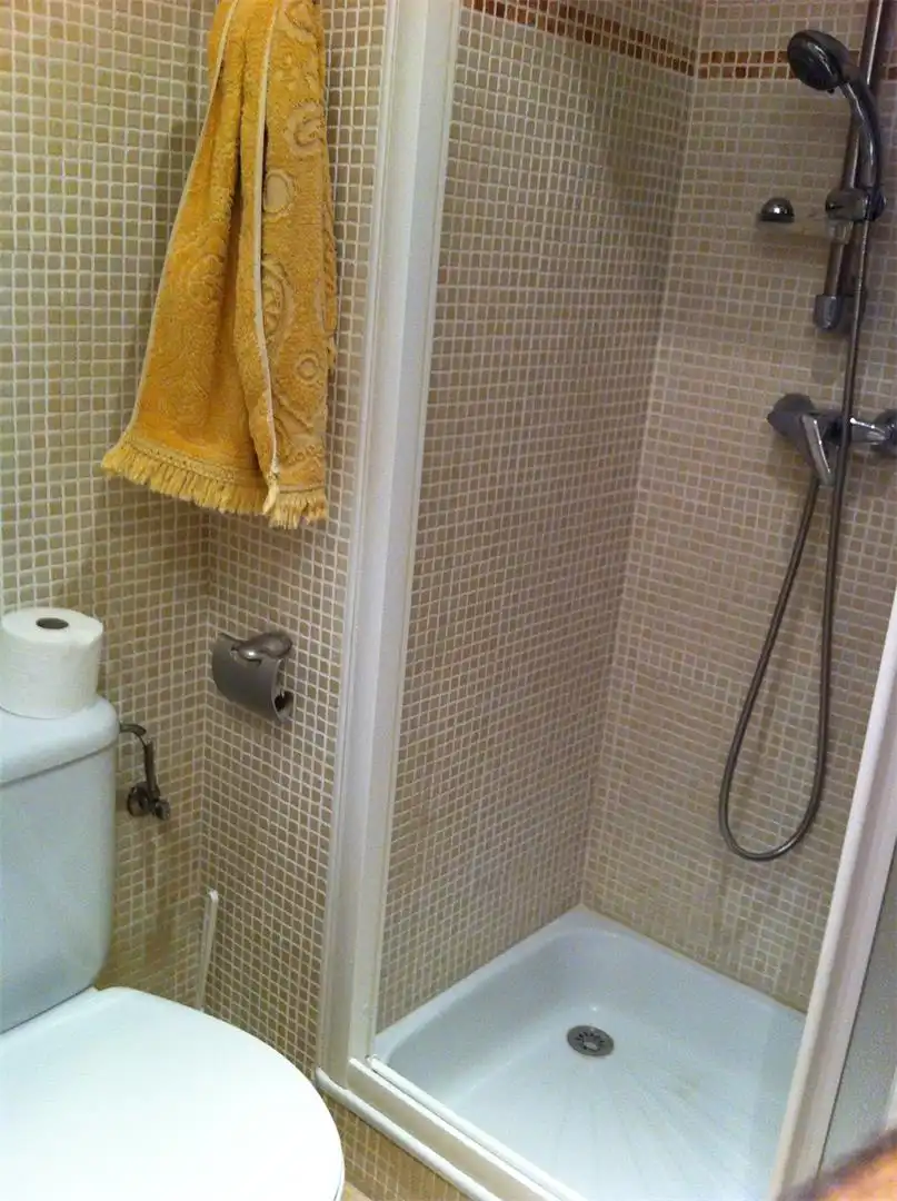 Flat for rent in Calle del Maestrat, 9, Playa de Gandia Bathroom of Flat for rent in Gandia with Private garden, Terrace and Swimming Pool