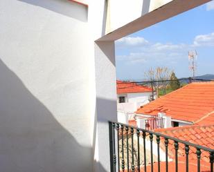 Vista exterior de Casa adosada en venda en Minas de Riotinto amb Aire condicionat, Terrassa i Balcó