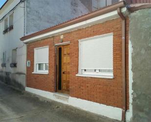 Exterior view of House or chalet for sale in Baltanás