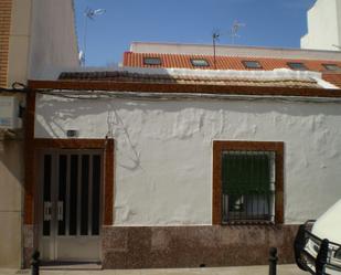 Exterior view of Single-family semi-detached for sale in Ciudad Real Capital