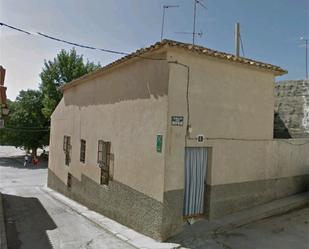 Vista exterior de Casa adosada en venda en Belmonte amb Terrassa i Balcó