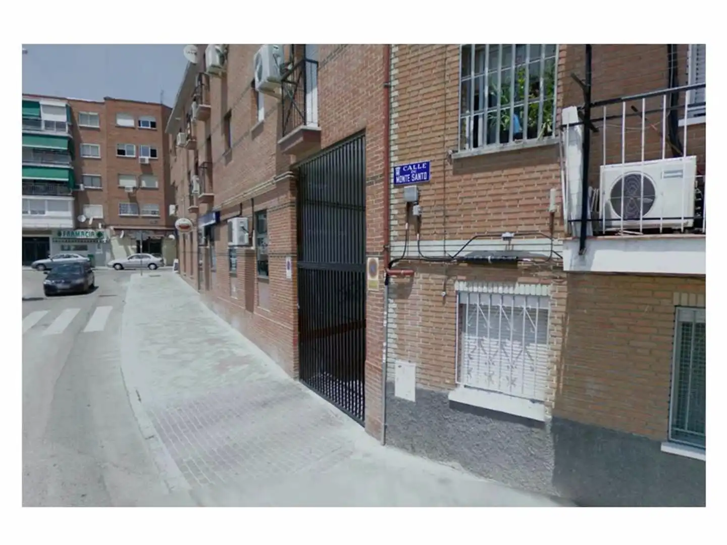 Garage for rent in Calle de Sierra Vieja, 48, Casco Histórico de Vallecas Exterior view of Garage for rent in Madrid