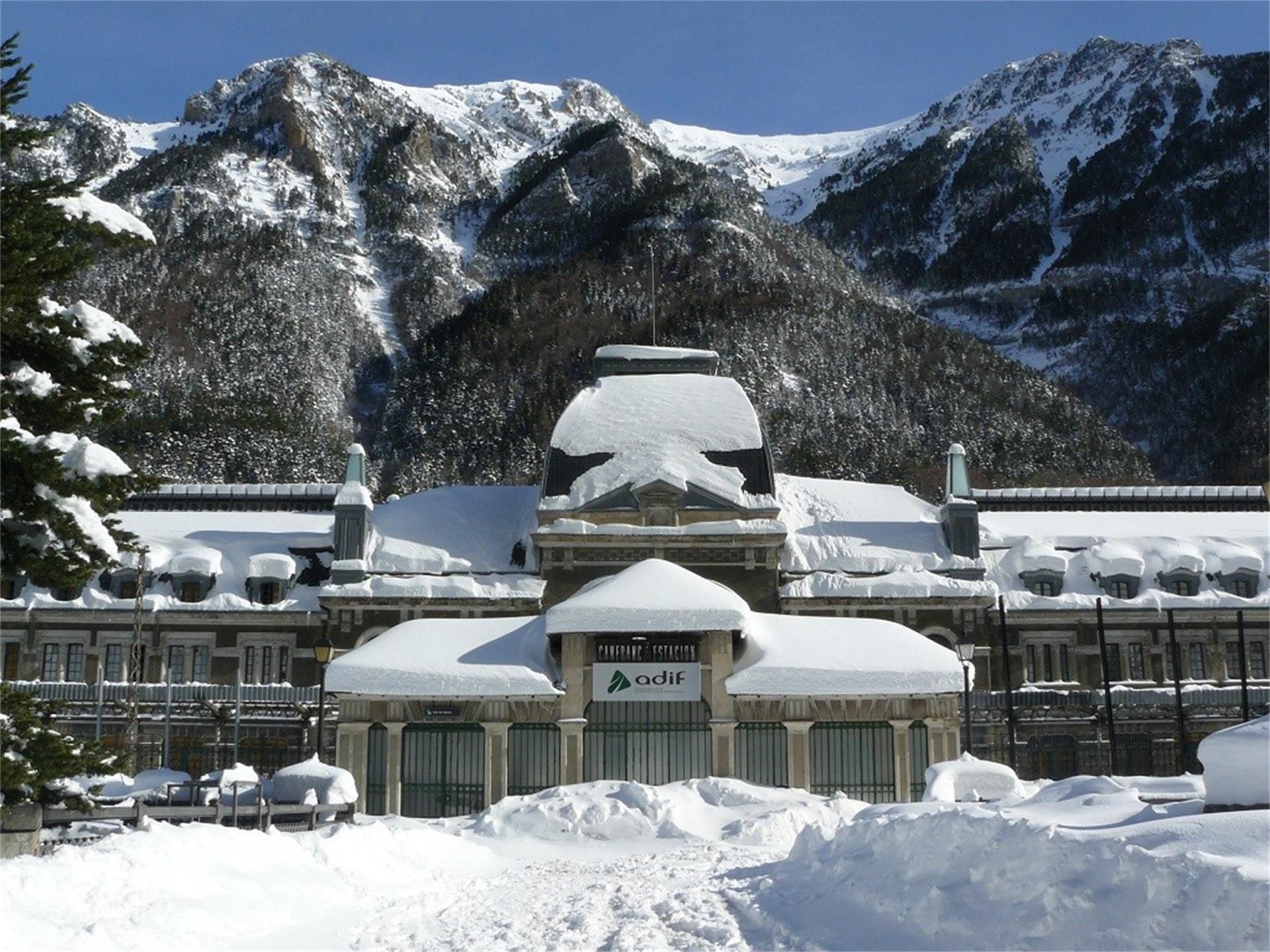 Exterior view of Flat for sale in Canfranc  with Heating, Parquet flooring and Storage room