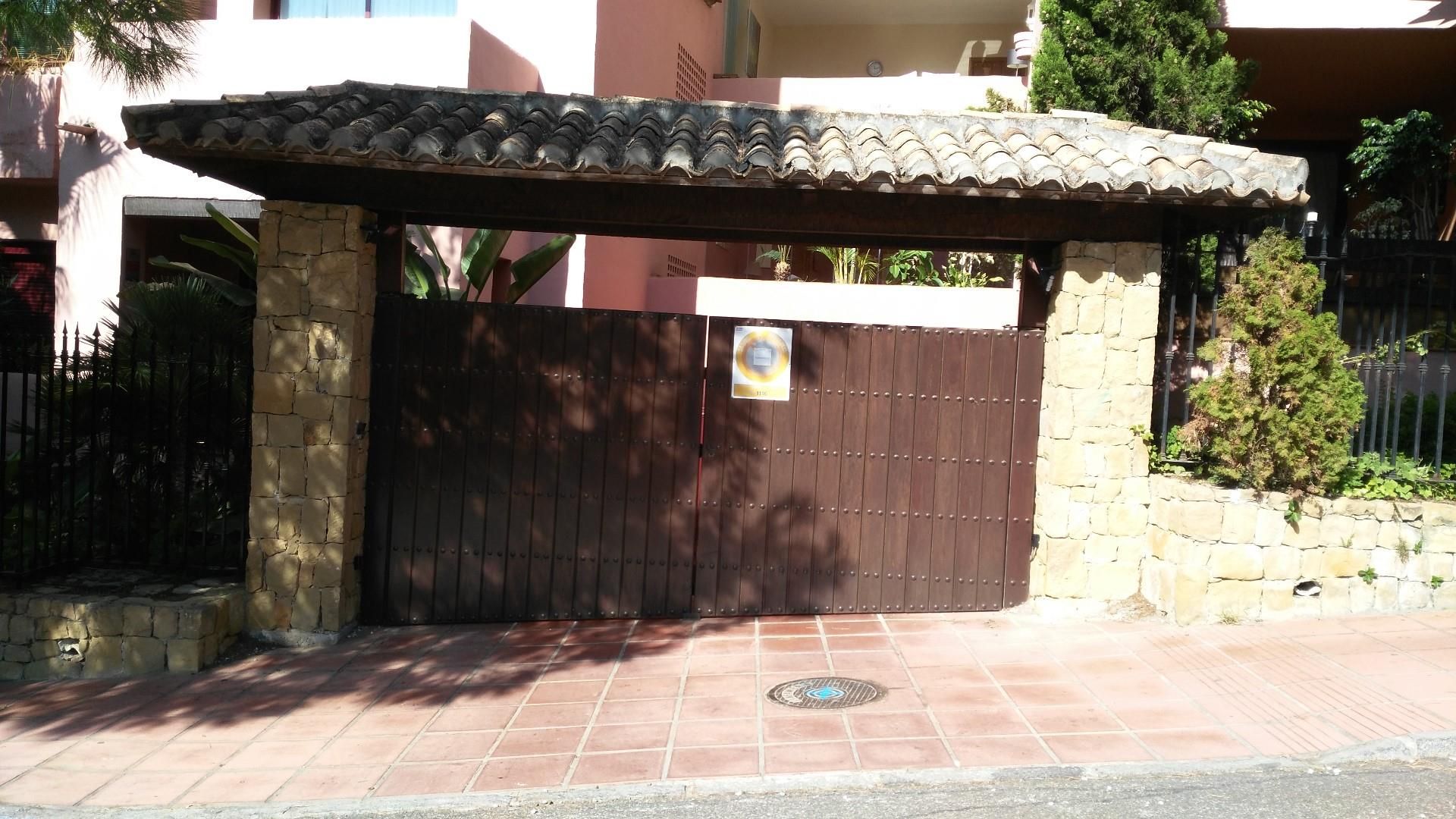 Exterior view of Box room to rent in Marbella