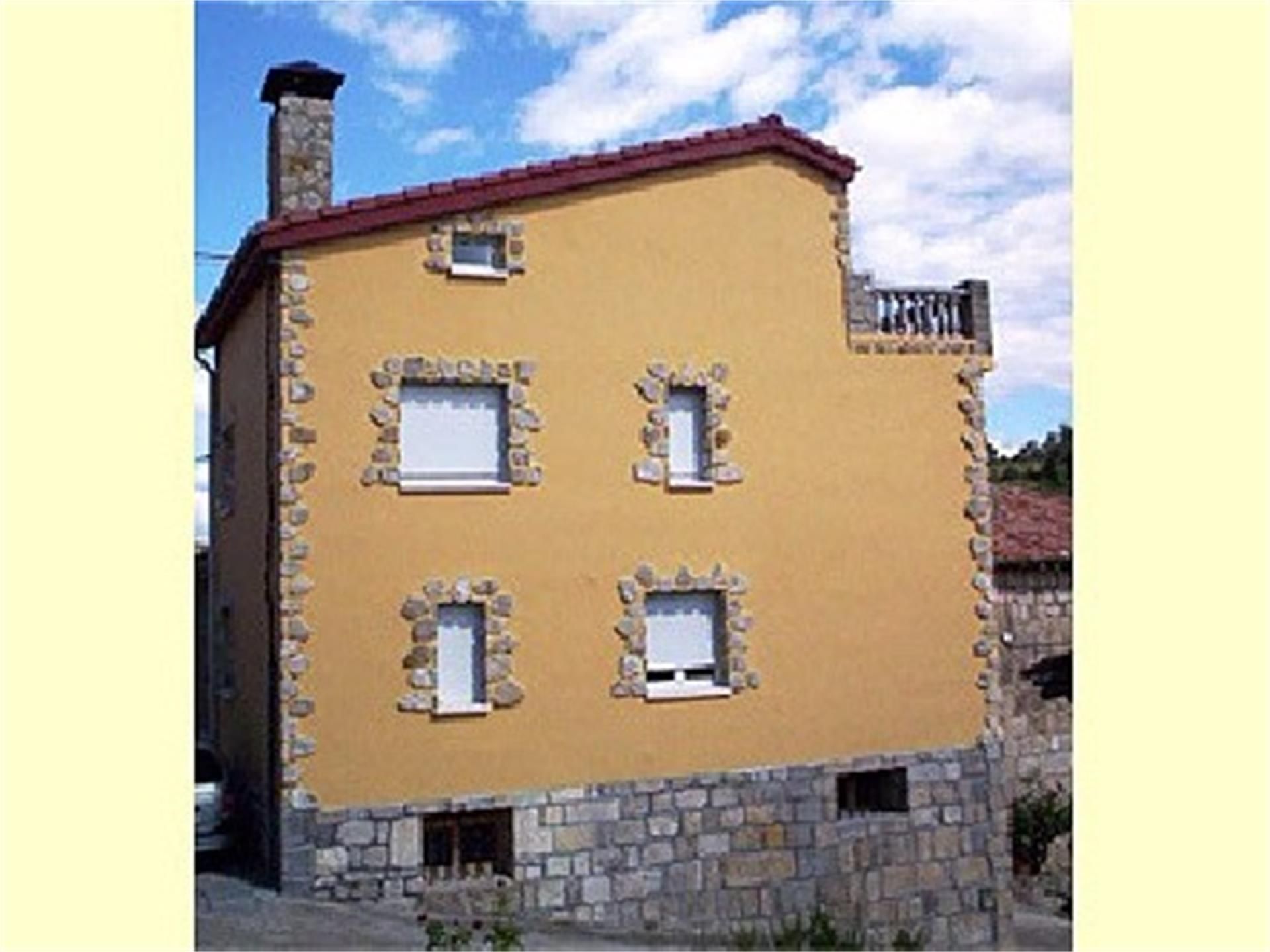Vista exterior de Casa o xalet de lloguer en Briviesca amb Calefacció, Terrassa i Moblat