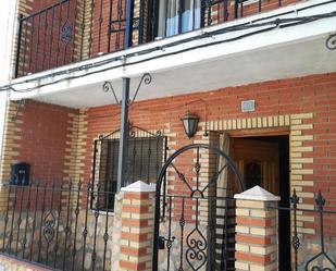 Vista exterior de Casa adosada en venda en Campos del Paraíso amb Terrassa