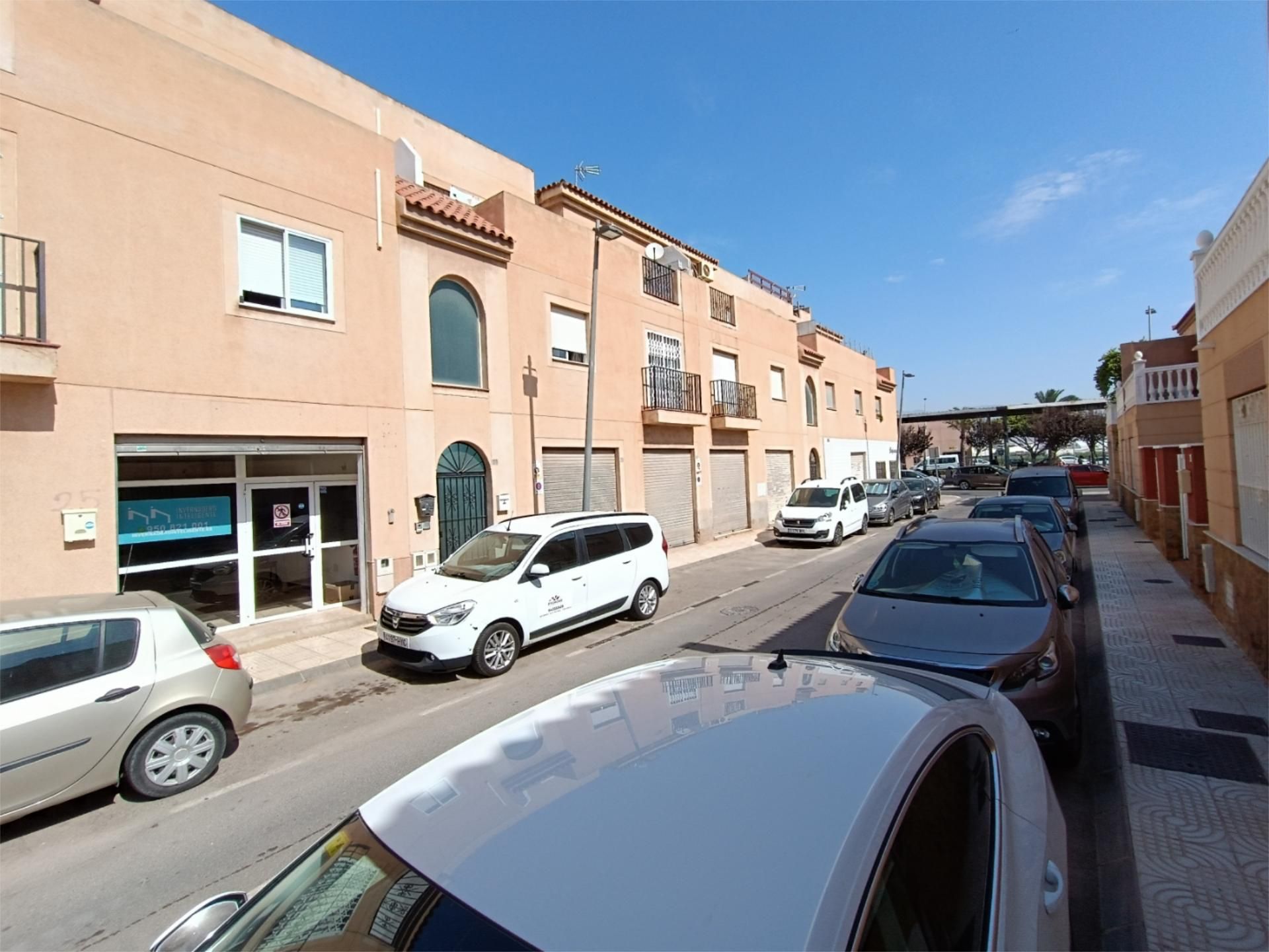 Vista exterior de Local en venta en Roquetas de Mar con Aire acondicionado y Calefacción