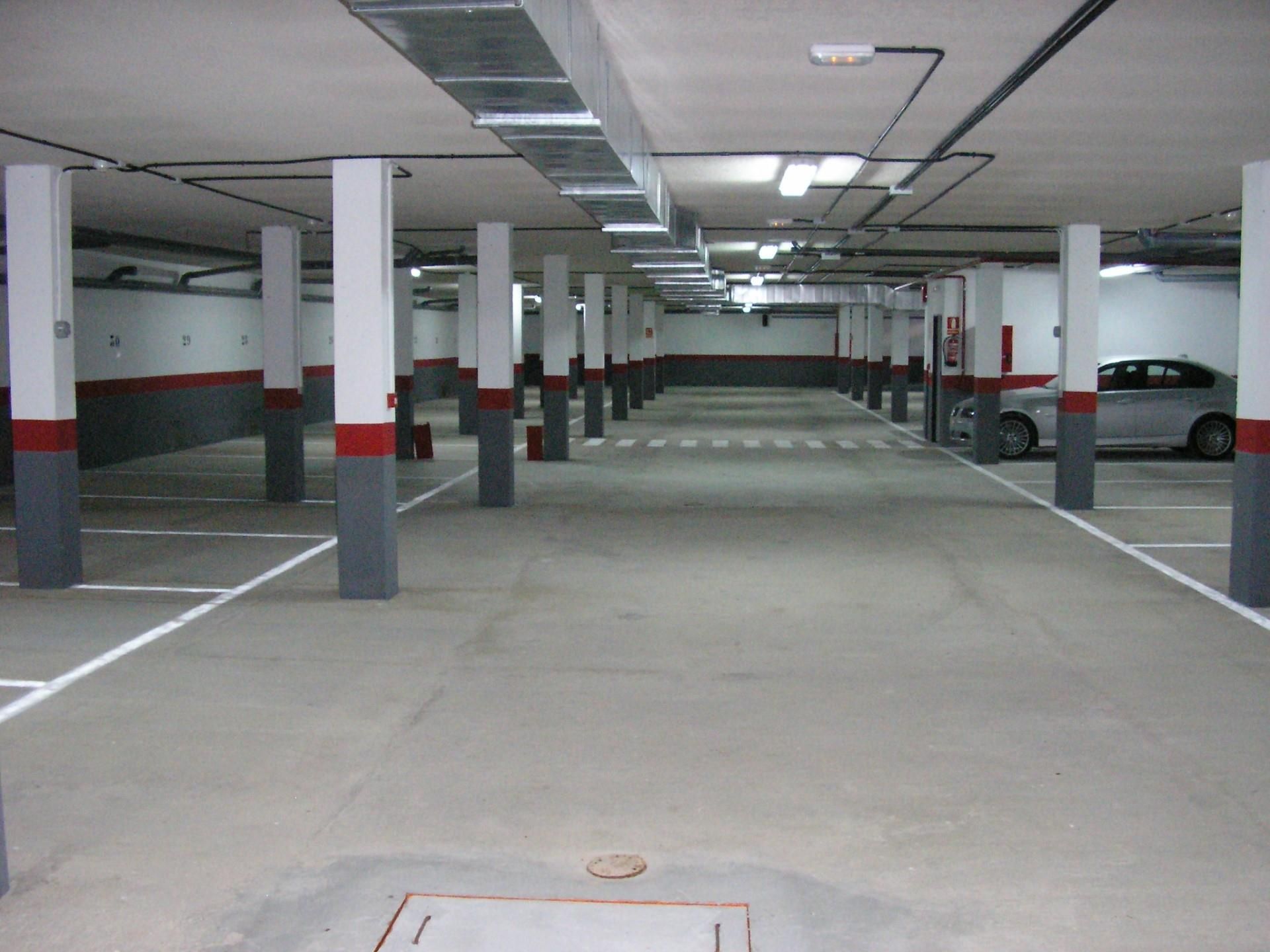 Garage to rent in Villanueva de la Cañada