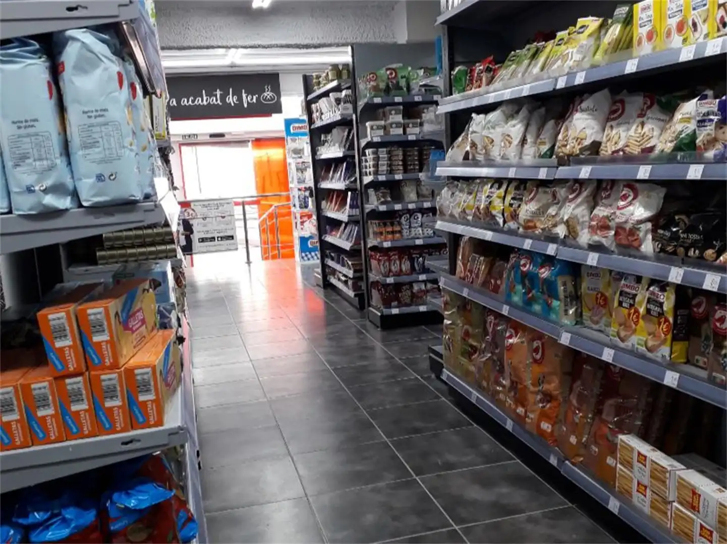 Local en venta en Carrer de Móra d'Ebre, 37, El Coll Local en venta en Barcelona