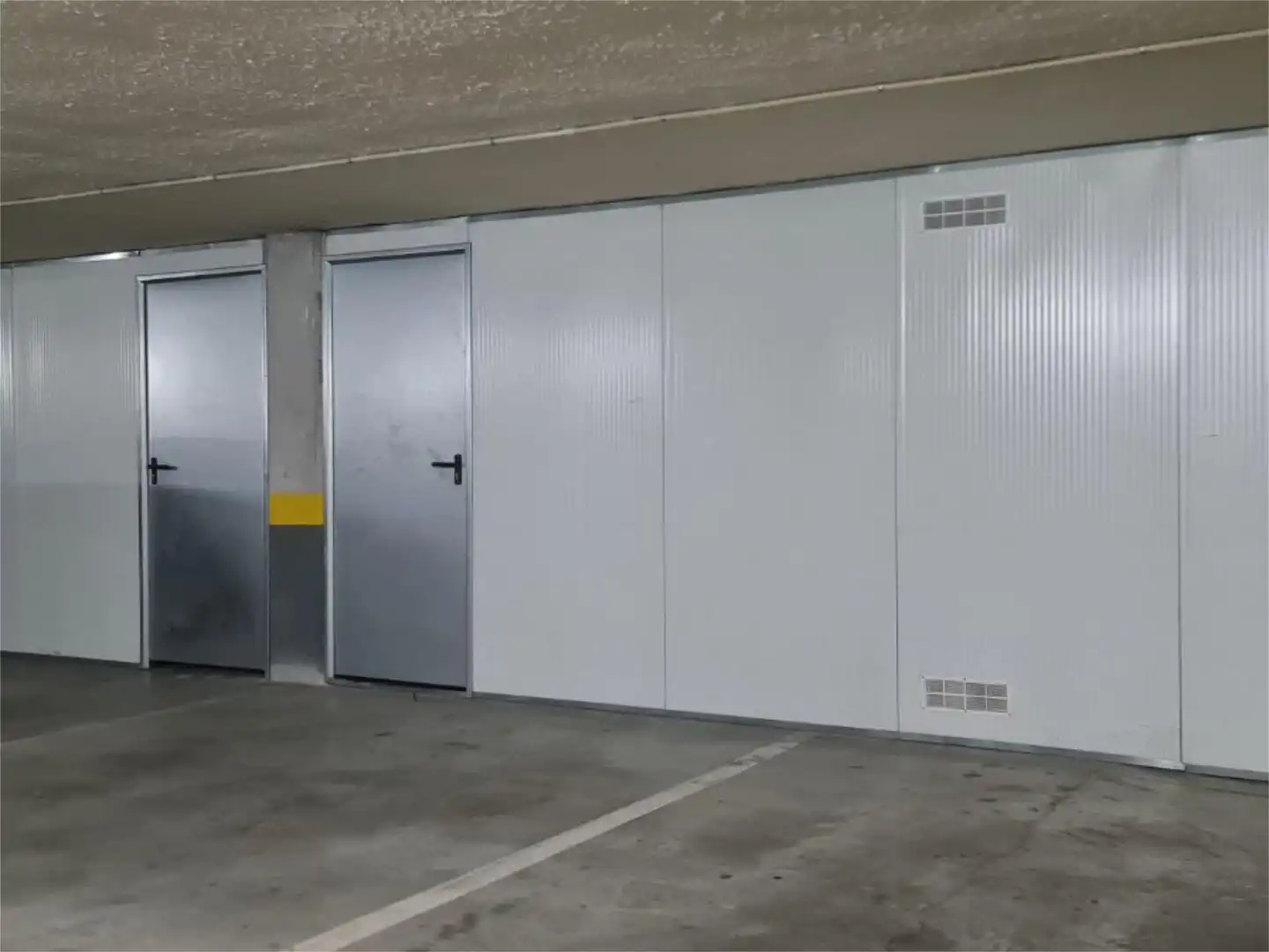 Lagerraum zur Miete in Calle Antonio Sacramento Escultor, Ciutat de les Ciències i de les Arts - Justicia Parkplatz von Lagerraum zur Miete in Valencia