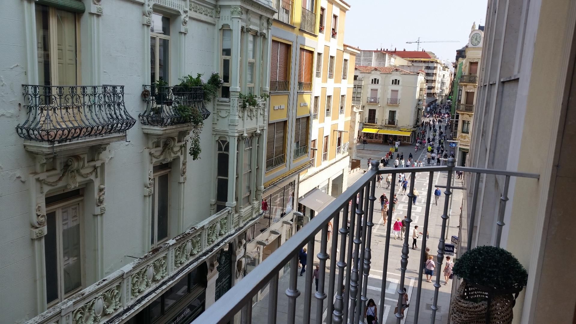 Vista exterior de Pis en venda en Zamora Capital  amb Terrassa i Balcó