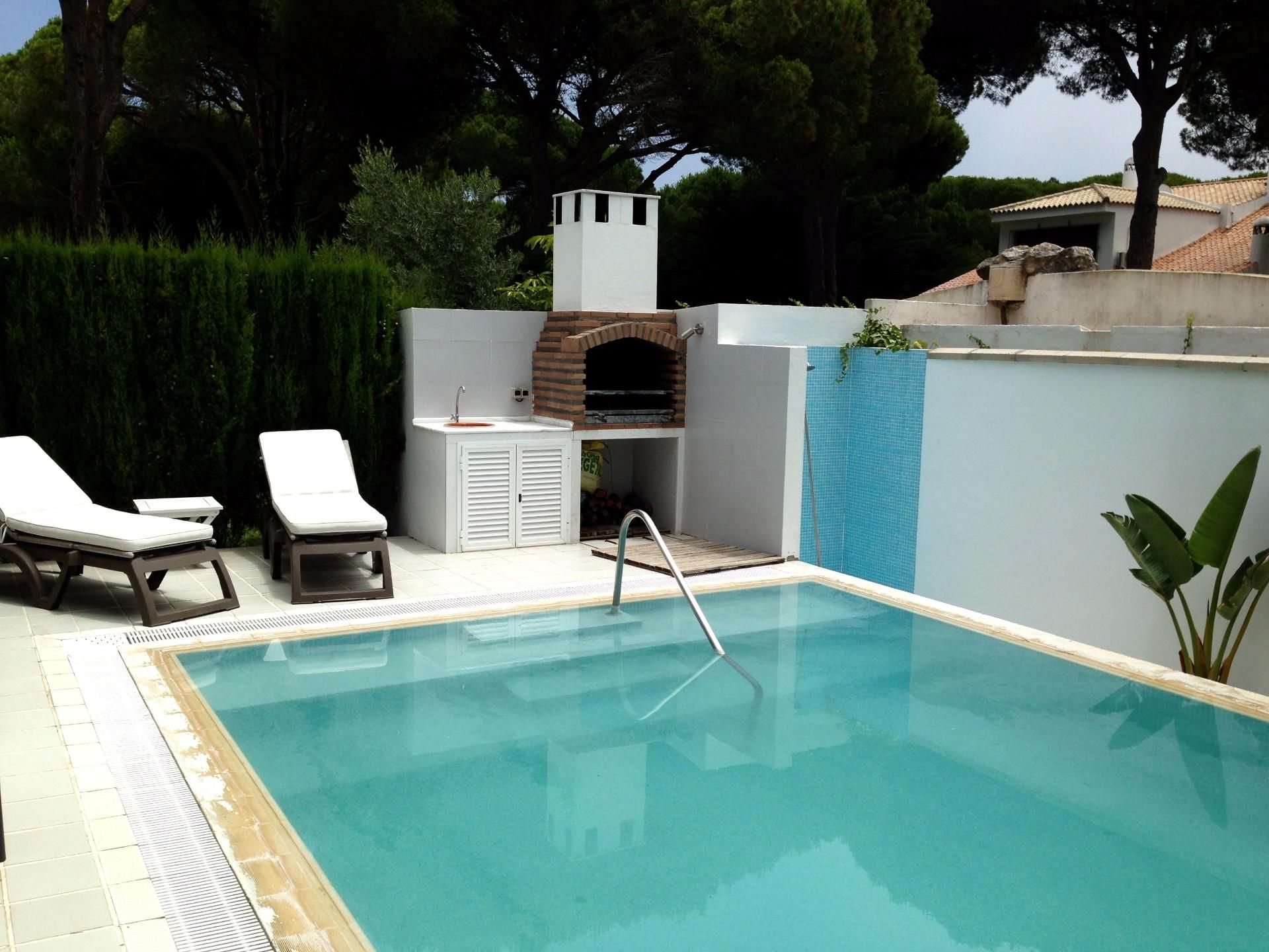 Casa o xalet en venda a Roche Piscina de Casa o xalet en venda en Conil de la Frontera amb Aire condicionat, Calefacció i Jardí privat