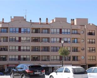 Vista exterior de Pis en venda en Lerma amb Calefacció, Parquet i Terrassa