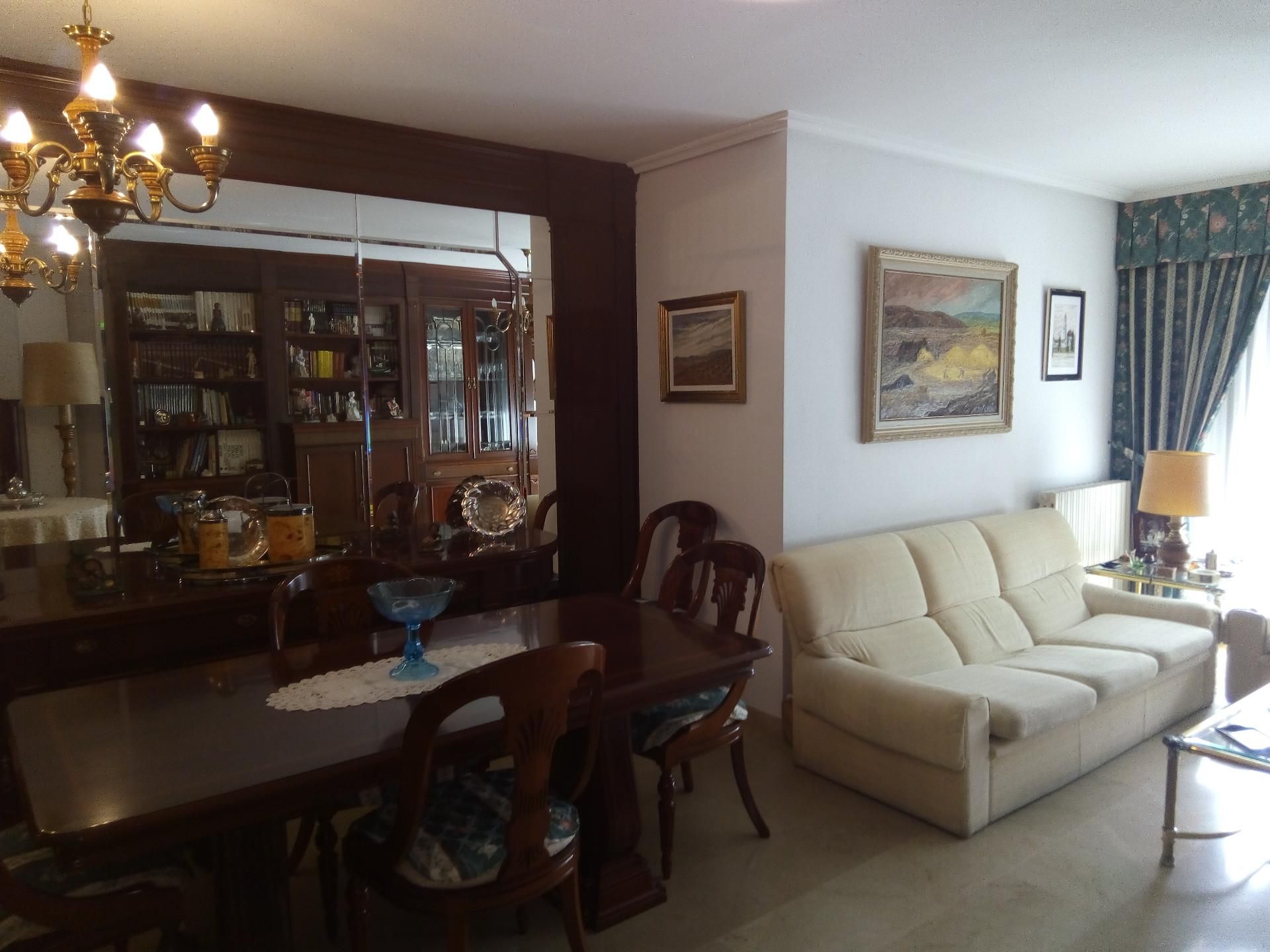 Living room of Flat for sale in  Zaragoza Capital  with Air Conditioner, Heating and Terrace