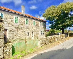 Vista exterior de Finca rústica en venda en Rodeiro amb Terrassa i Balcó