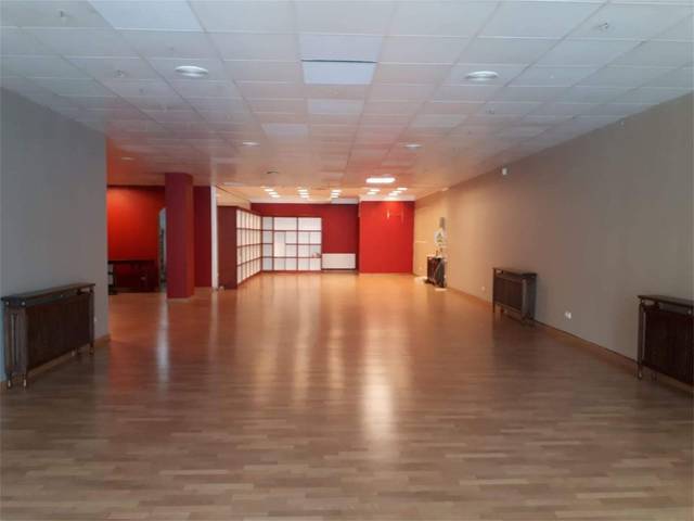 Local comercial en Alquiler en Barrio Sigueiro, 2 en Oroso