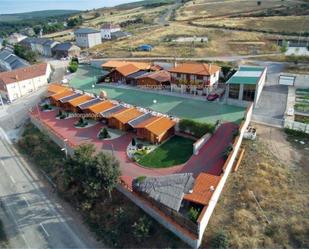 Vista exterior de Casa o xalet de lloguer en Villagatón amb Piscina i Balcó