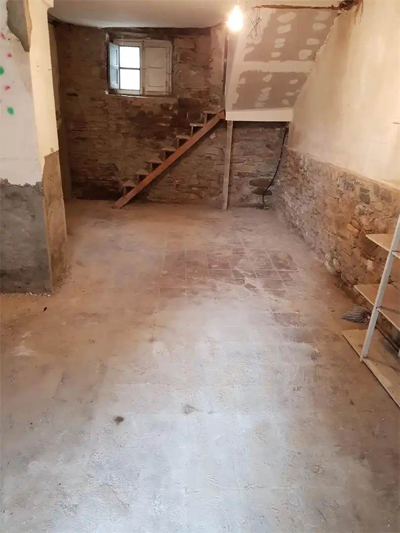Casa adosada en venta en Calle Alcalde Santiago Basanta, 30, Bembibre Casa adosada en venta en Bembibre con Calefacción y Parquet