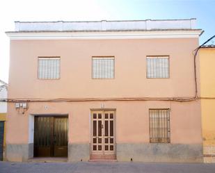 Vista exterior de Casa adosada en venda en Daimiel amb Terrassa