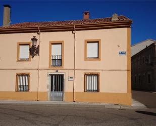 Vista exterior de Casa adosada en venda en Cervera de Pisuerga