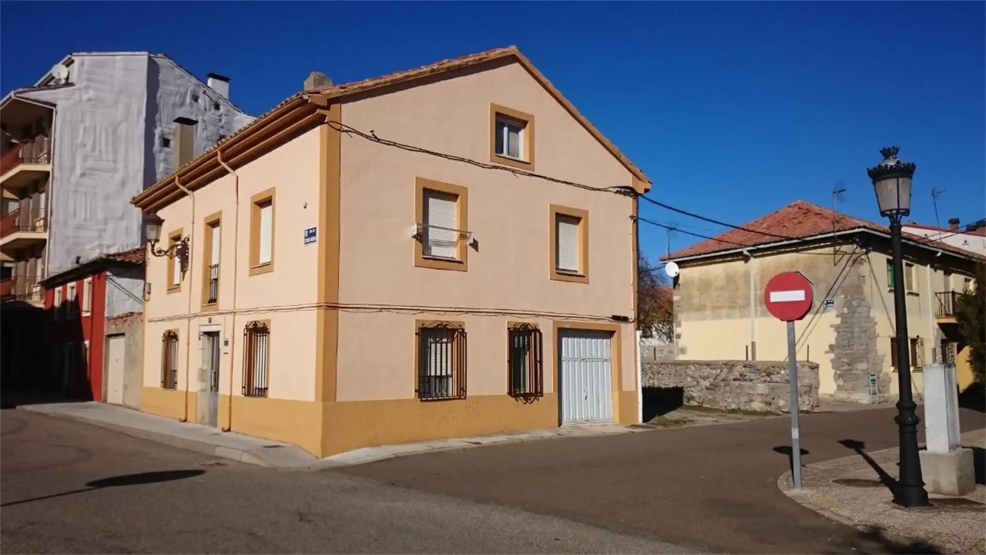 Casa adosada en venta en Calle San Roque, 11, Cervera de Pisuerga Vista exterior de Casa adosada en venta en Cervera de Pisuerga con Calefacción, Horno y Lavadora