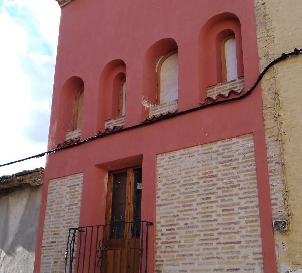 Foto 1 de Casa adosada en venda a Calle Arriba, 62, Monzón, Huesca
