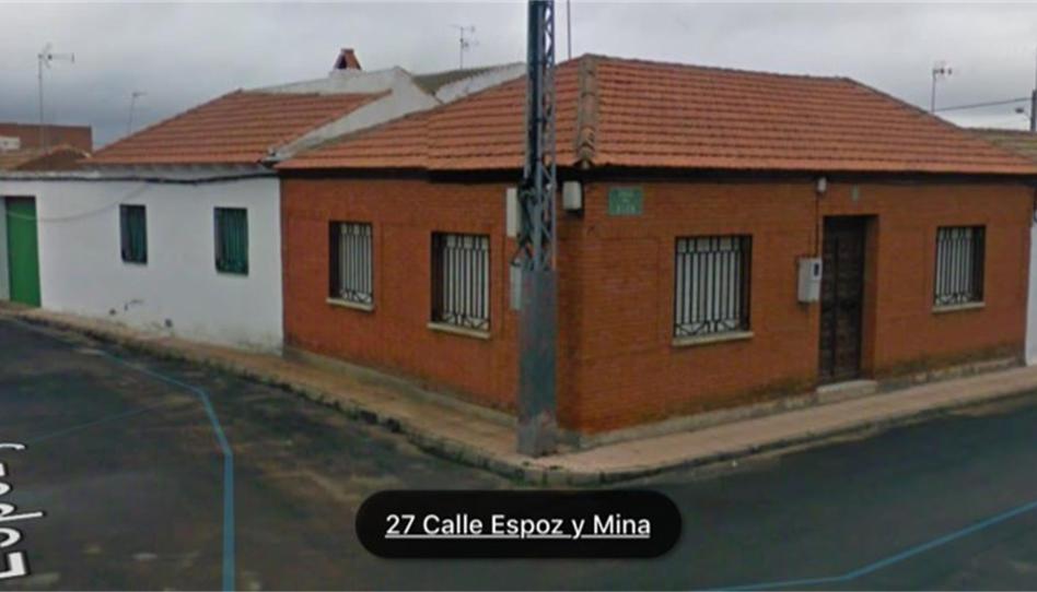 Foto 1 de Casa adosada en venda a El Robledo  , Ciudad Real