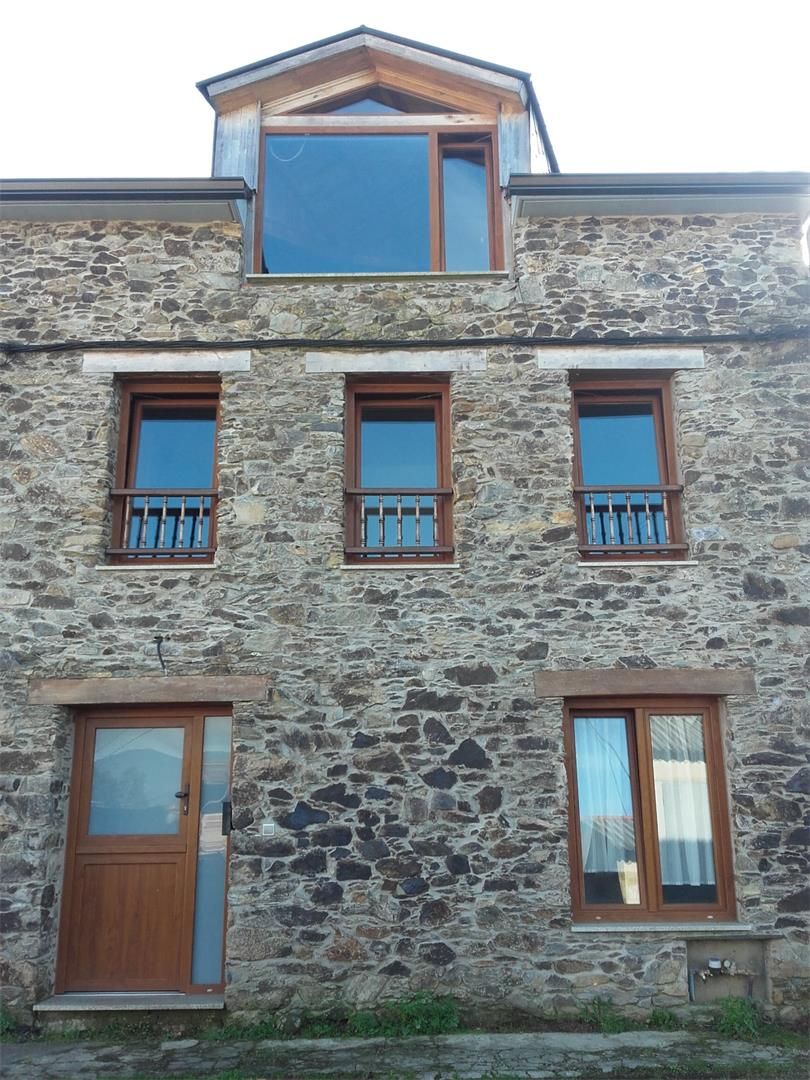 Terrassa de Casa adosada en venda en Ortigueira amb Calefacció i Jardí privat