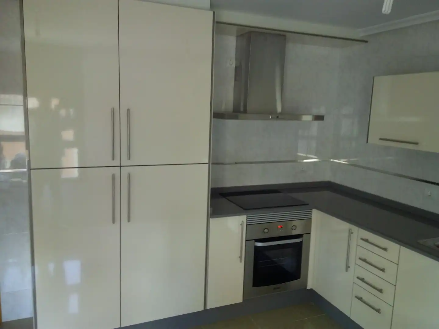 Dúplex en venta en Calle Murcia, 74, Flores de Sil - La Placa Cocina de Dúplex en venta en Ponferrada con Aire acondicionado, Calefacción y Parquet