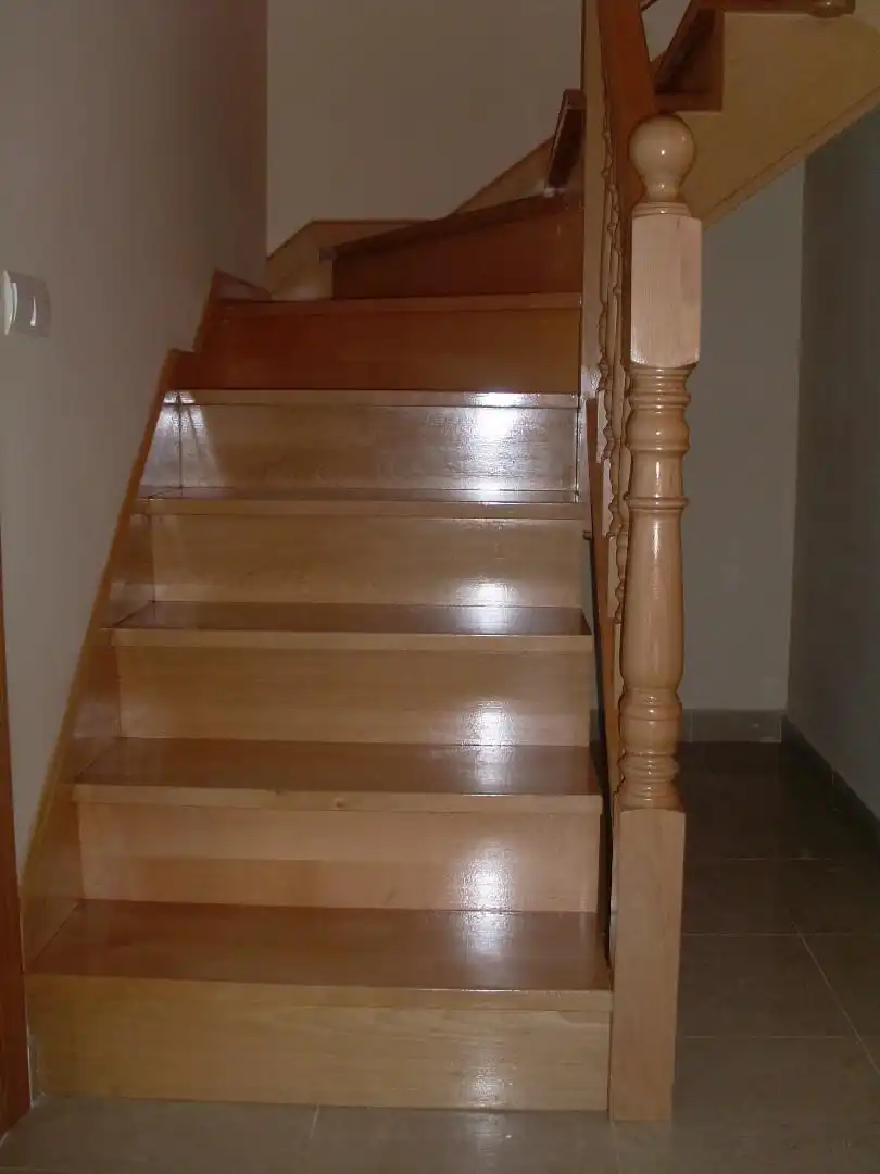 Dúplex en venta en Calle Murcia, 74, Flores de Sil - La Placa Dúplex en venta en Ponferrada con Aire acondicionado, Calefacción y Parquet