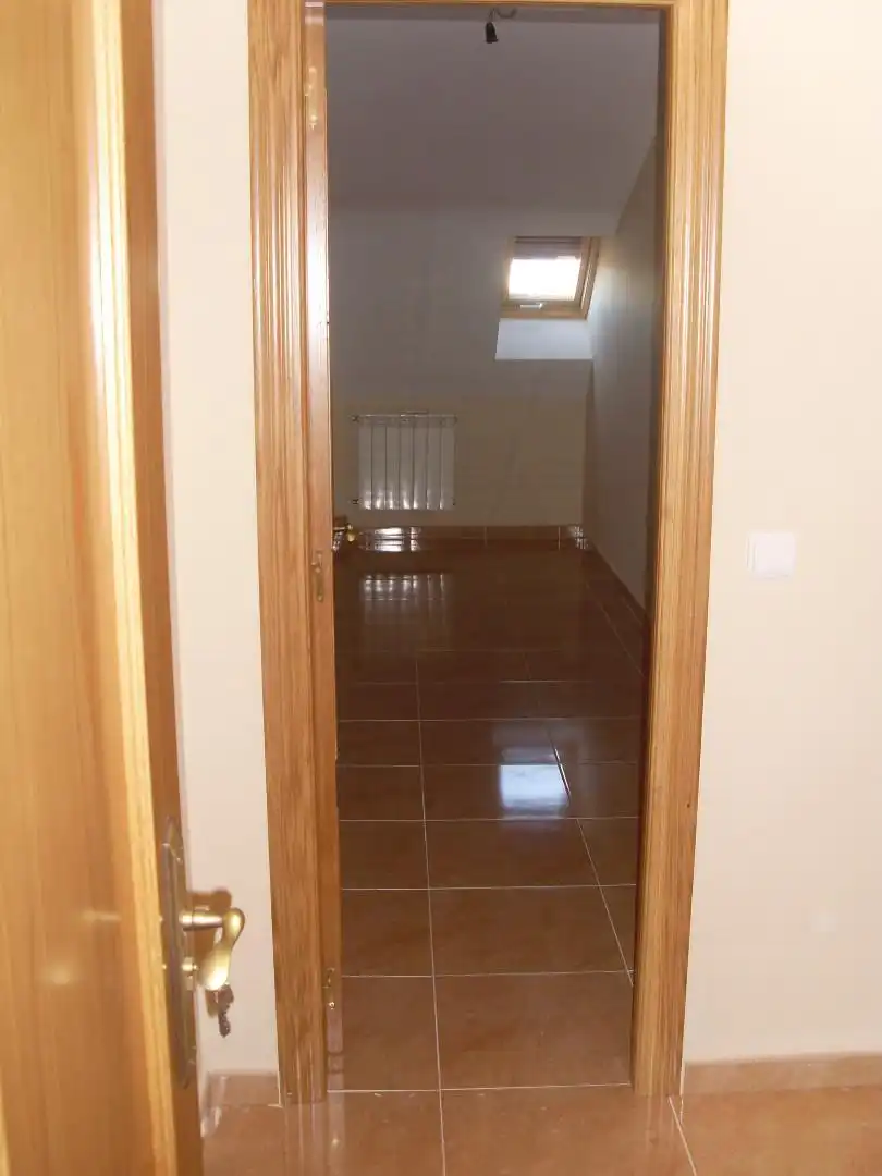 Dúplex en venta en Calle Murcia, 74, Flores de Sil - La Placa Dúplex en venta en Ponferrada con Aire acondicionado, Calefacción y Parquet
