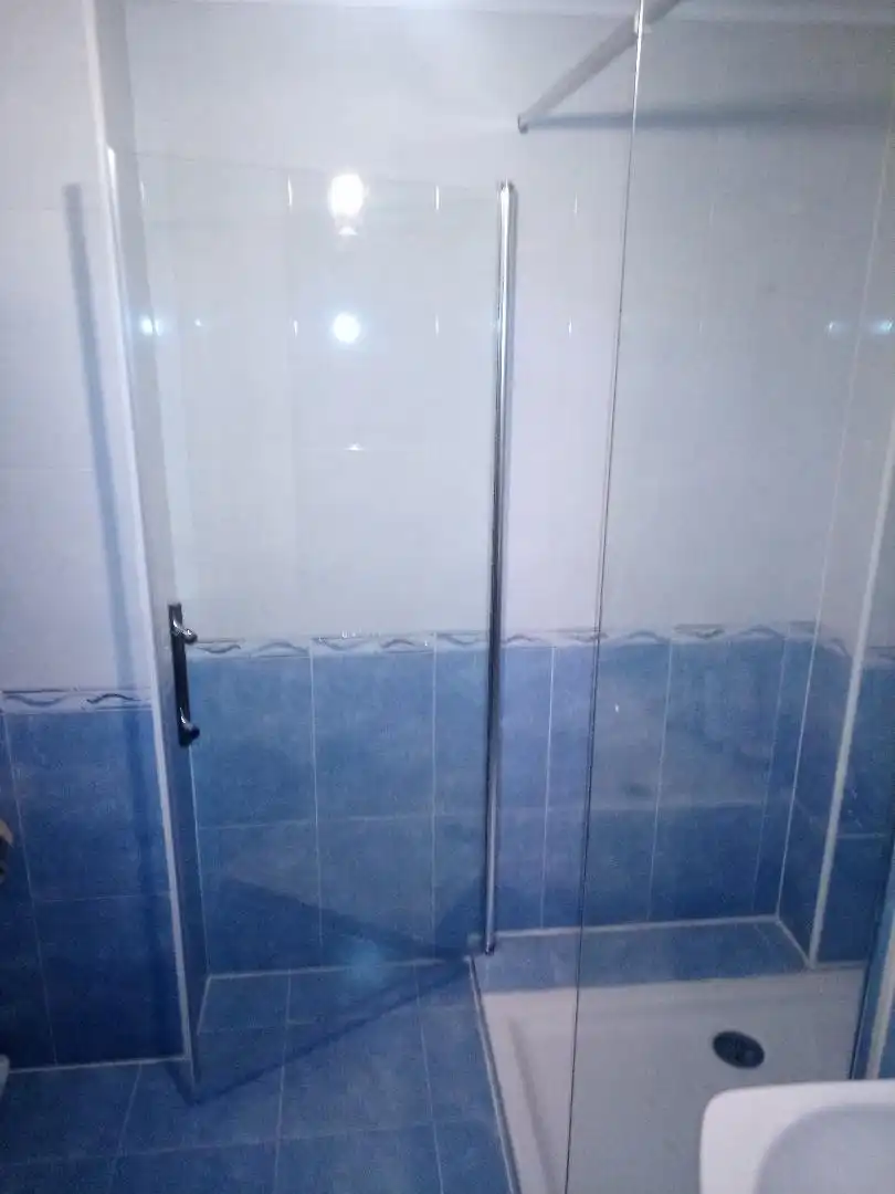 Dúplex en venta en Calle Murcia, 74, Flores de Sil - La Placa Baño de Dúplex en venta en Ponferrada con Aire acondicionado, Calefacción y Parquet